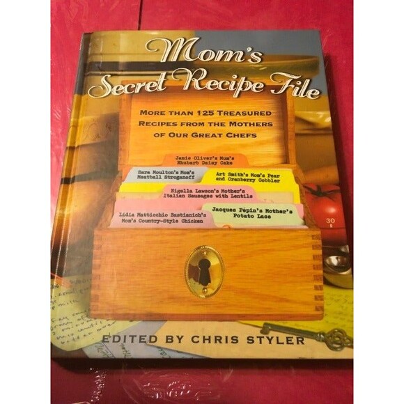 Mom's Secret Recipe File: More Than 125 Treasured Recipes from the Mothers of Ou - Picture 1 of 1